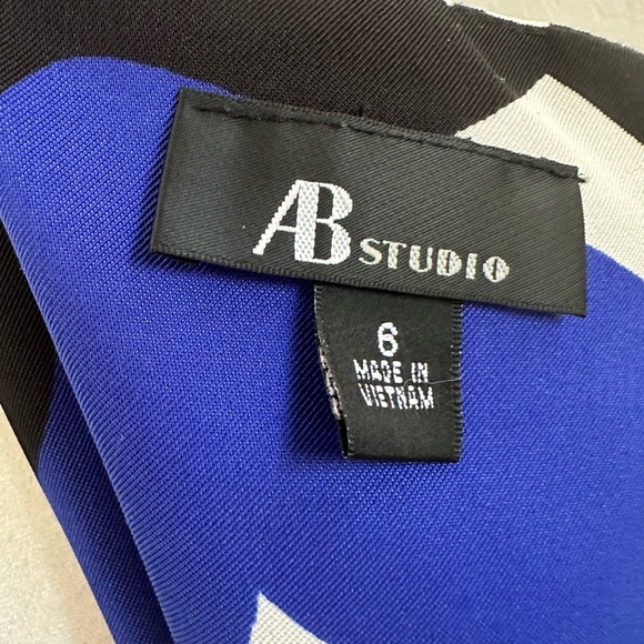 AB Studio Blue and Black Patterned Fabric - Picture 4 of 5